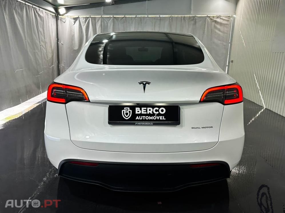 Tesla Model Y Long Range Dual Motor AWD