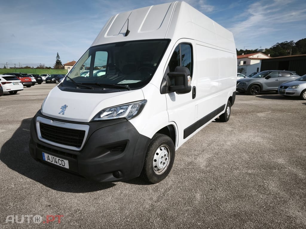Peugeot Boxer 2.0 BlueHDi 335 L3H3 Pro