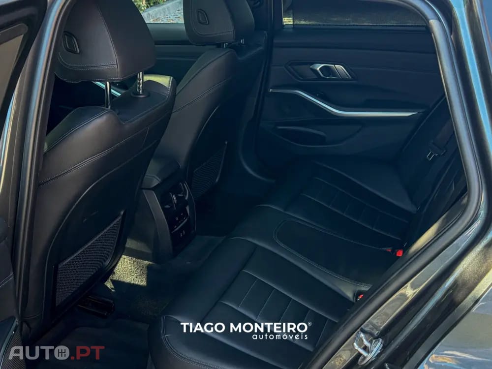 BMW 330 e Pack Desportivo M Auto