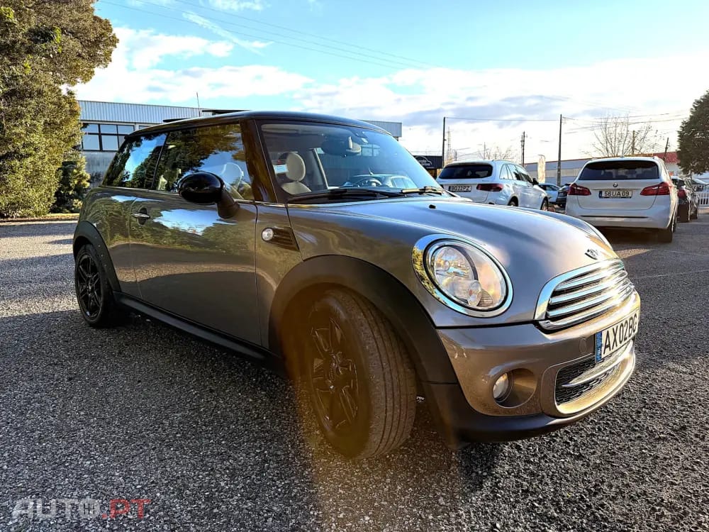 MINI Cooper Cooper D