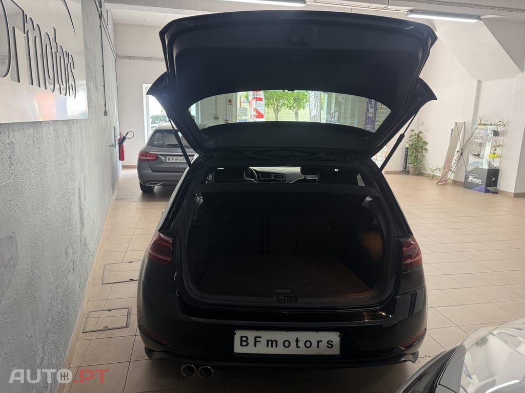 Volkswagen Golf 2.0 TDi GTD — fotografia 26