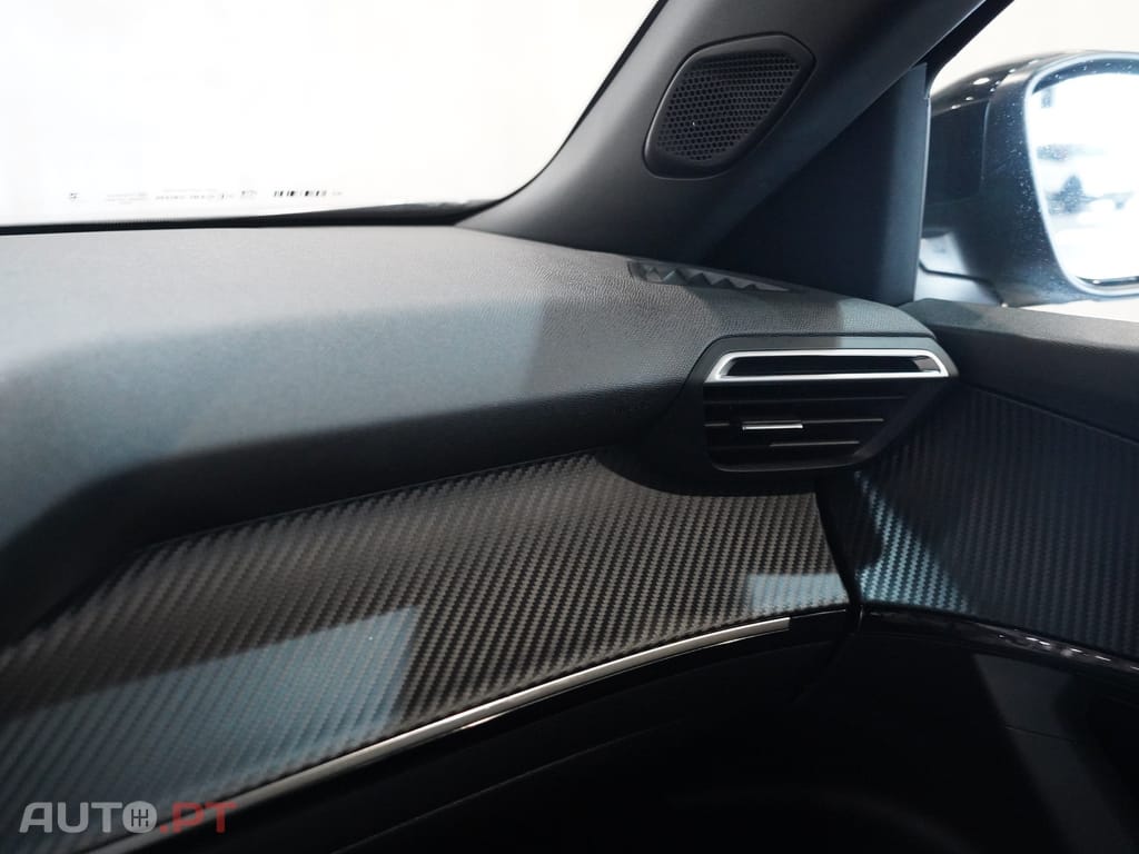 Peugeot 2008 1.2 PureTech Allure EAT8