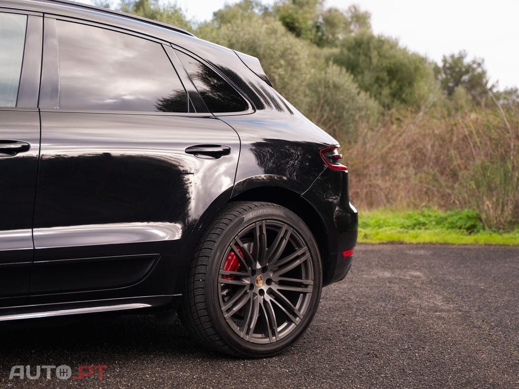 Porsche Macan Turbo PDK