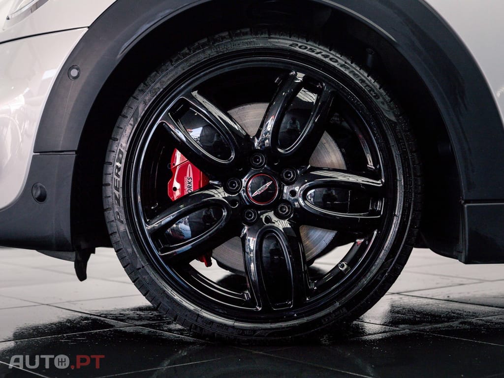 MINI Cooper John Cooper Works