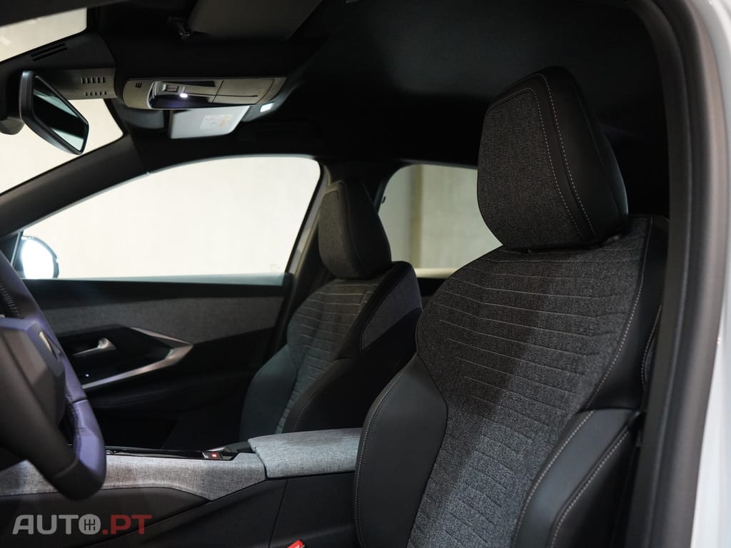 Peugeot 3008 1.2 Hybrid Allure e-DCS6