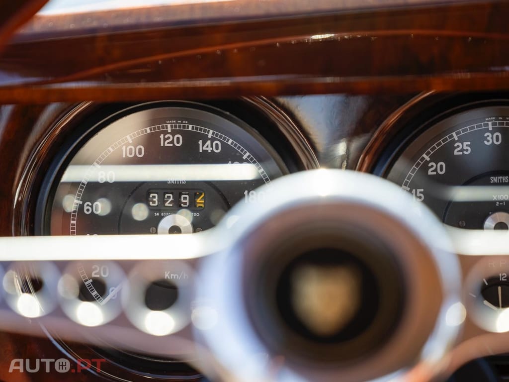 Jaguar S-Type 3.8