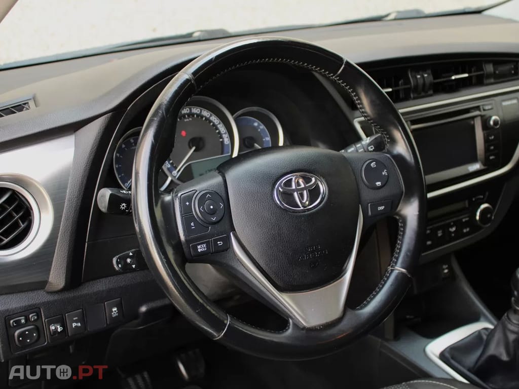 Toyota Auris 1.4 D-4D Exclusive+Navi