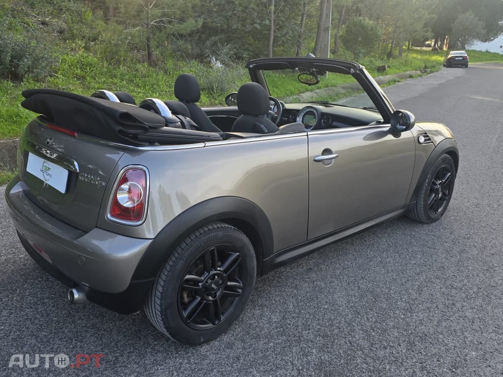 MINI Cabrio Cooper SD Auto