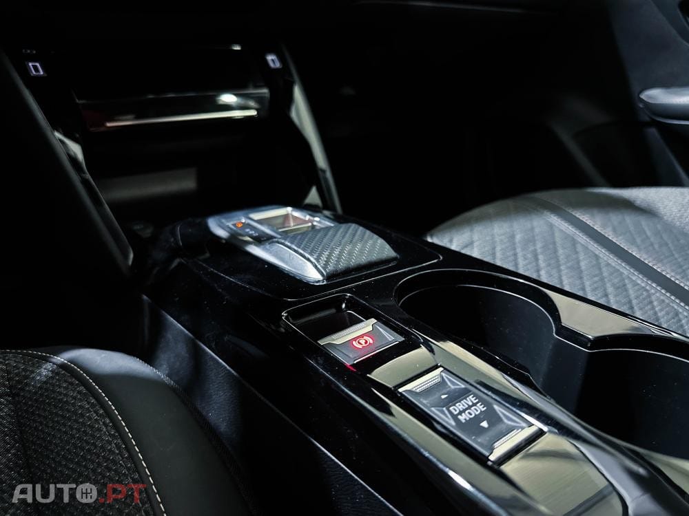 Peugeot 208 1.2 Hybrid Allure e-DCS6