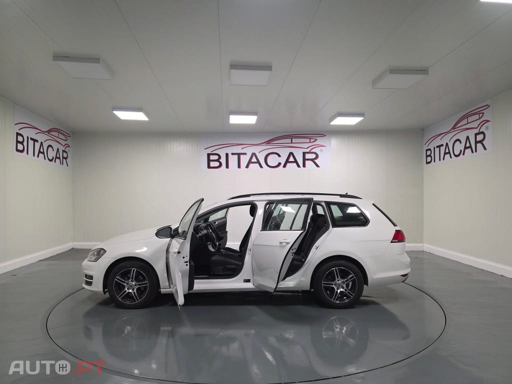 Volkswagen Golf 1.6 HDI CONFORTLINE