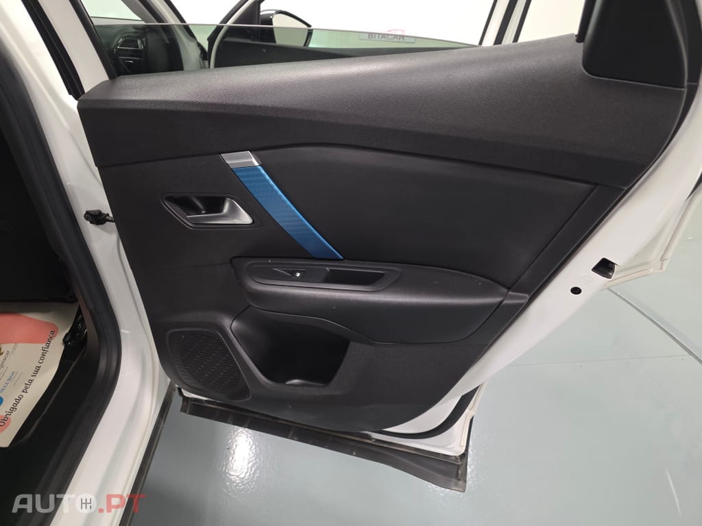 Citroën e-C4 50 kWh Shine — fotografia 96