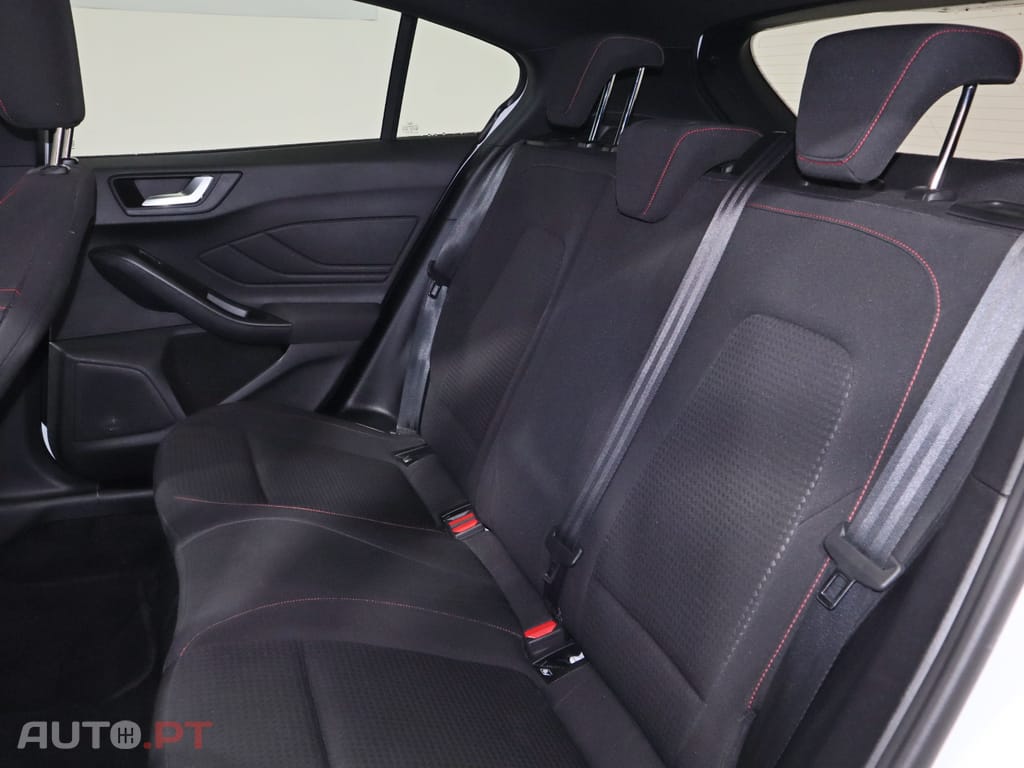 Ford Focus 1.0 EcoBoost MHEV ST-Line