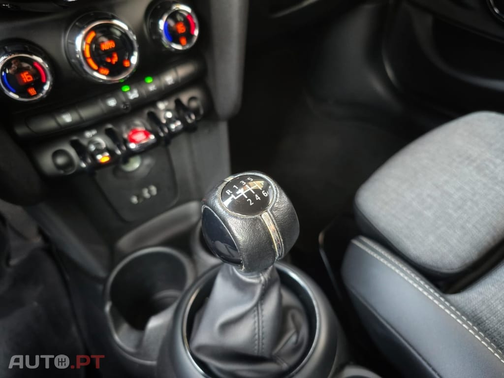 MINI Cooper Cooper D