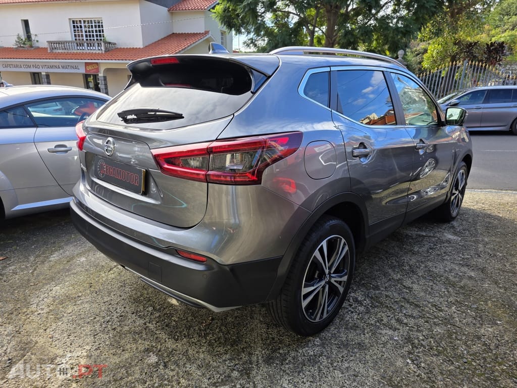 Nissan Qashqai 1.5 dCi N-Connecta J18