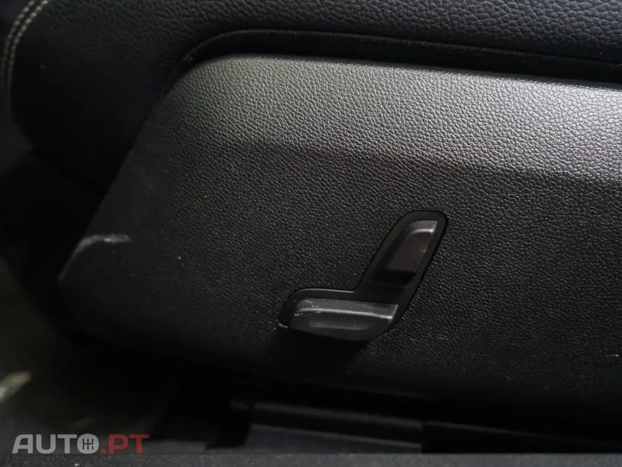 Mercedes-Benz E 220 CDi Avantgarde BlueEfficiency Auto