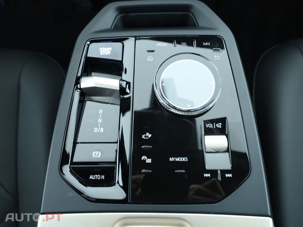 BMW iX XDrive40 Sport 