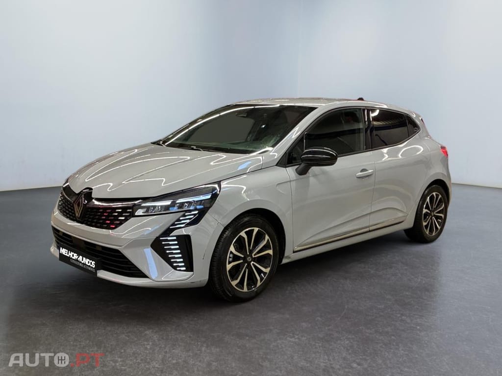 Renault Clio E-Tech full hybrid Techno