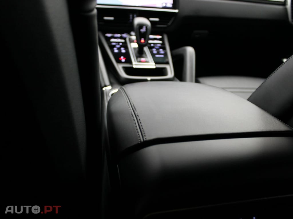 Porsche Cayenne TURBO S