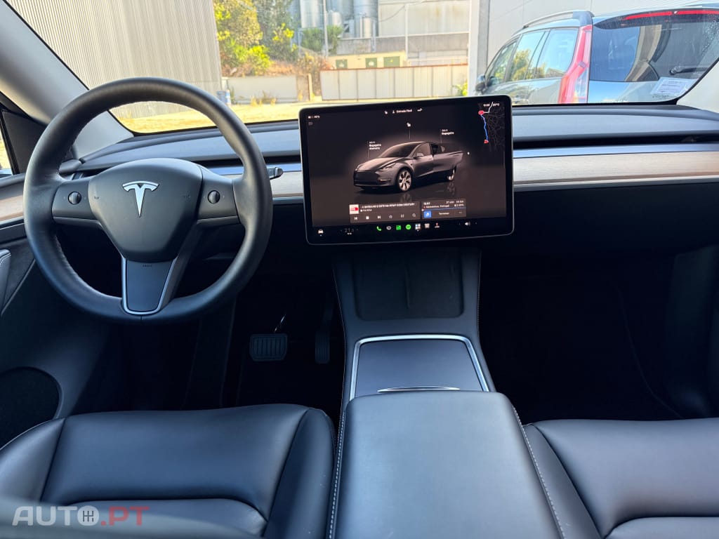Tesla Model Y Outro