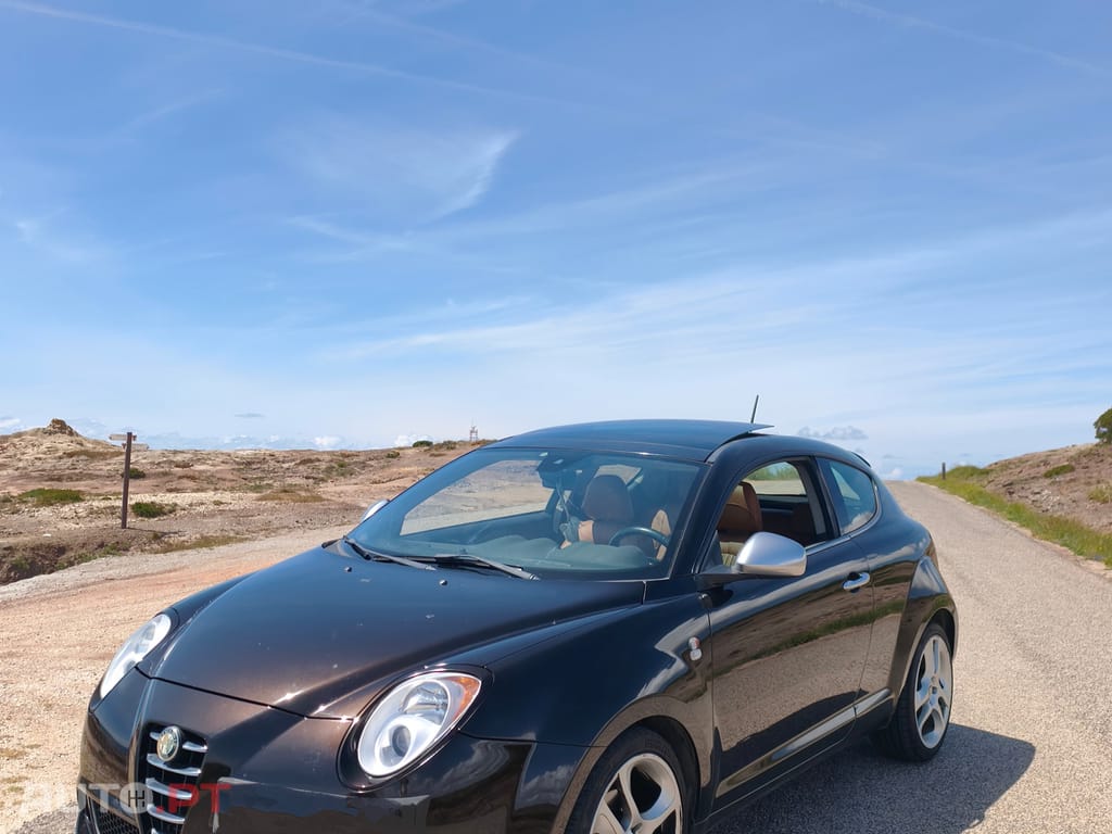 Alfa Romeo Mito Versão topo (Distinctive/Veloce) — Importado.