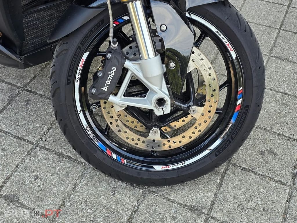BMW S Triple black & Akrapovic