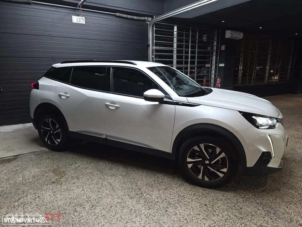 Peugeot E-2008 50 kWh Allure Pack