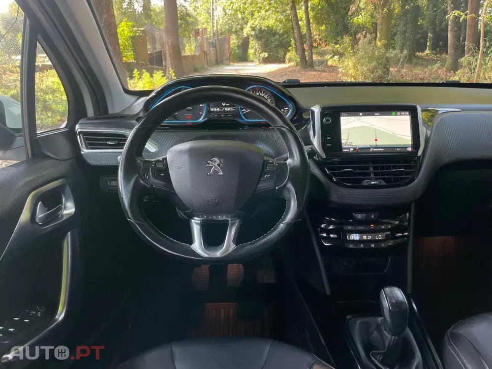 Peugeot 2008 1.2 PureTech Allure