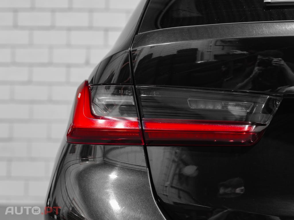 BMW 330 e Touring Pack M Auto