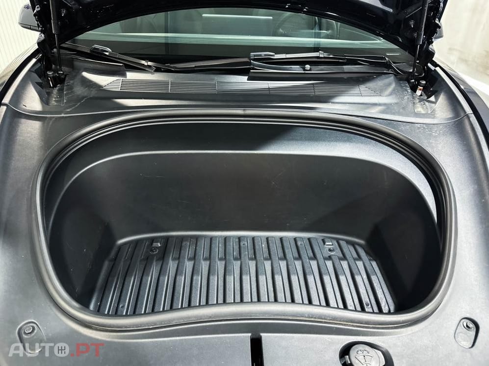 Tesla Model 3 Standard Range Plus RWD