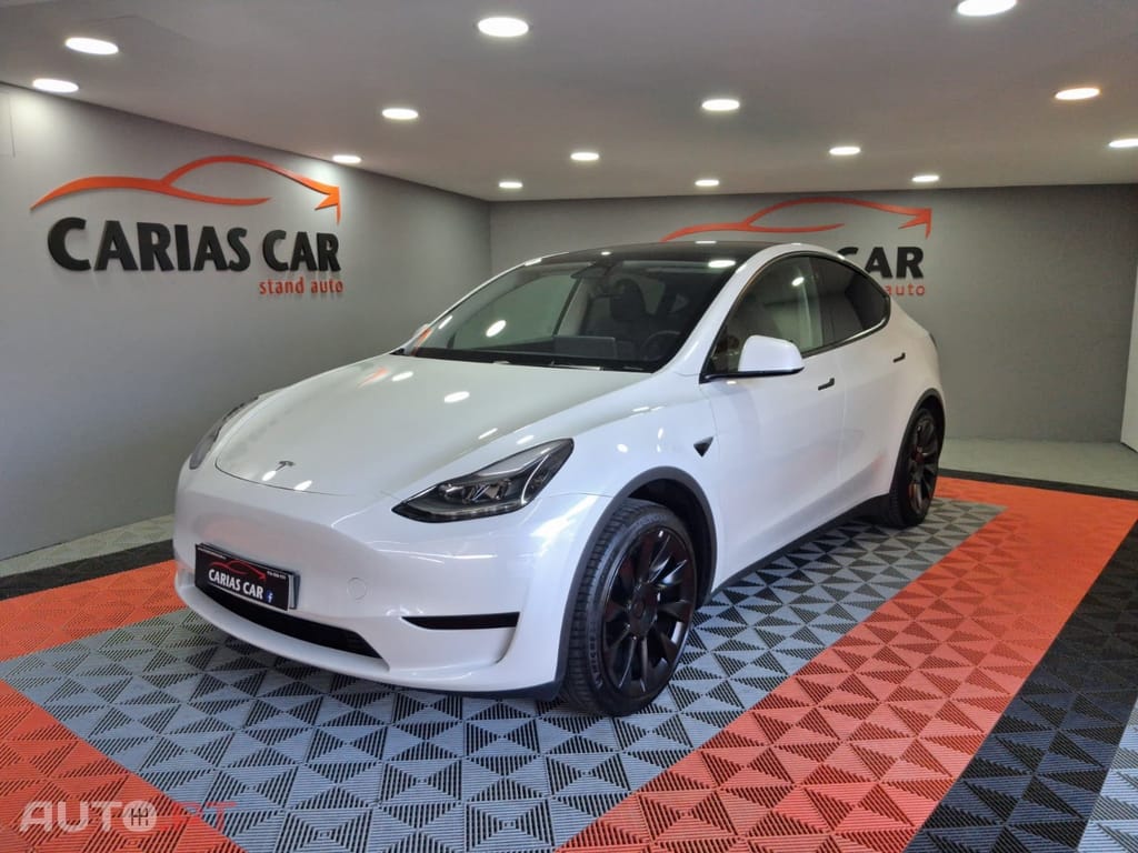 Tesla Model Y Standard RWD