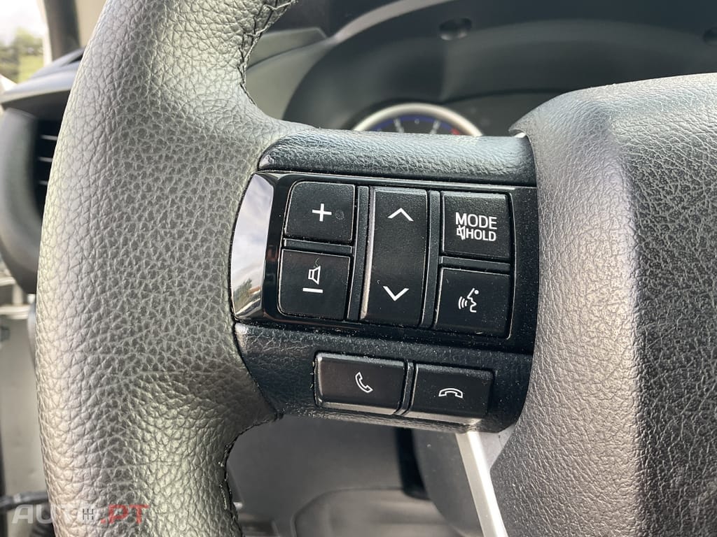 Toyota Hilux 2.4 D-4D 2WD CE