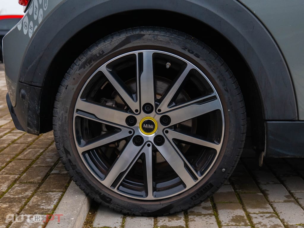 MINI Cooper Cooper SE Yours