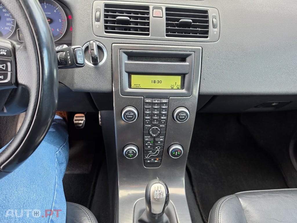 Volvo V50 1.6 D R-Design — fotografia 11