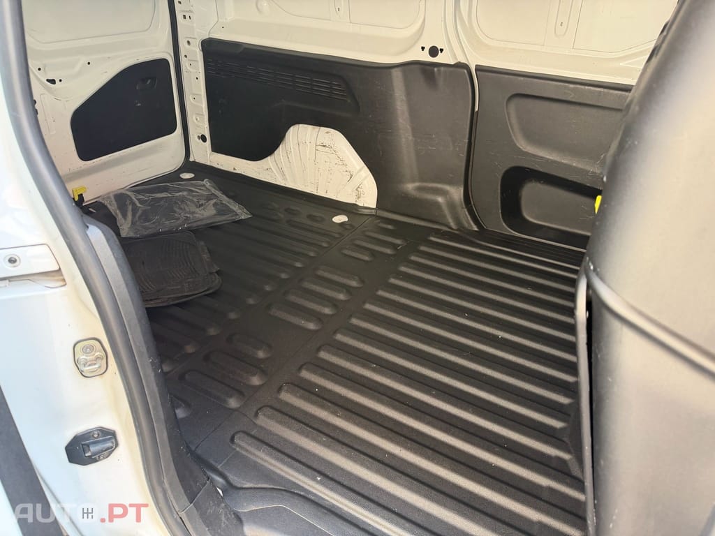 Peugeot Partner 1.6 BlueHDi L1 Premium 3L