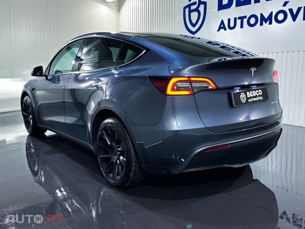 Tesla Model Y Long Range Dual Motor AWD