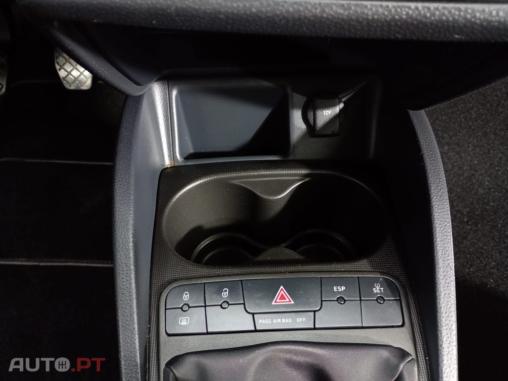 SEAT Ibiza 1.6 TDI Reference — fotografia 29