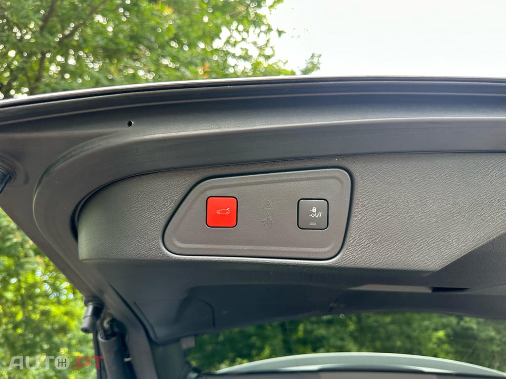 Peugeot 3008 1.6 Hybrid4 GT Pack e-EAT8