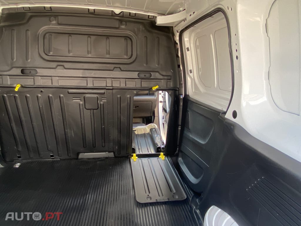 Peugeot Partner 1.6 HDI CarPlay  Só 95 mil kms!! Nacional