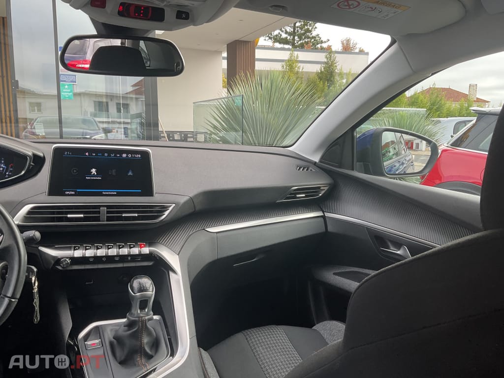 Peugeot 3008 1.5 BlueHDi Active