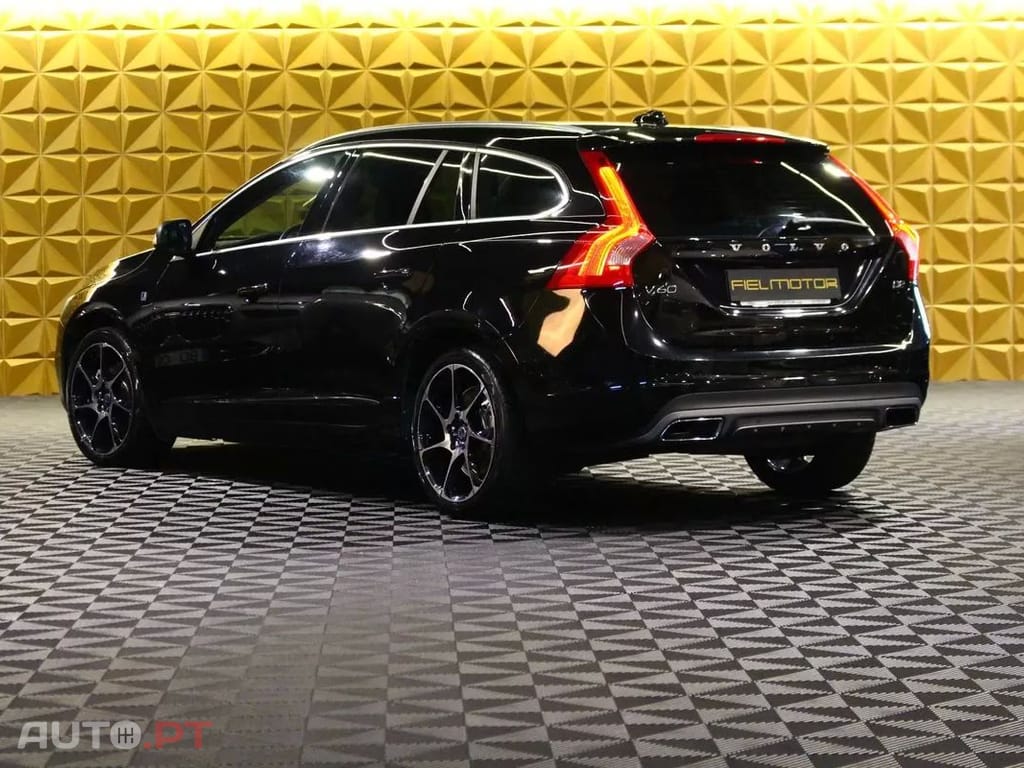 Volvo V60 2.0 D2 Momentum Drive