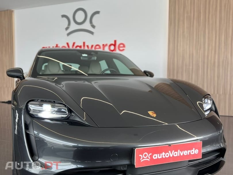 Porsche Taycan 4