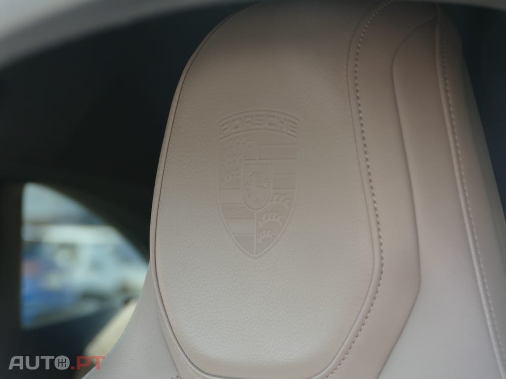 Porsche Taycan 4S
