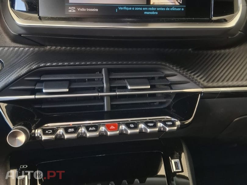 Peugeot E-2008 50 kWh Allure Pack