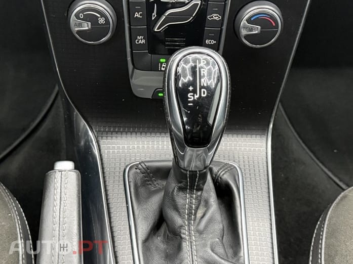 Volvo V40 2.0 D2 R-Design Momentum Geartronic