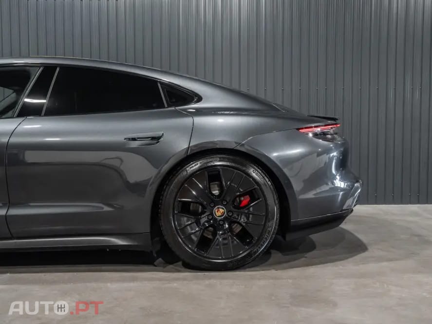 Porsche Taycan 4S