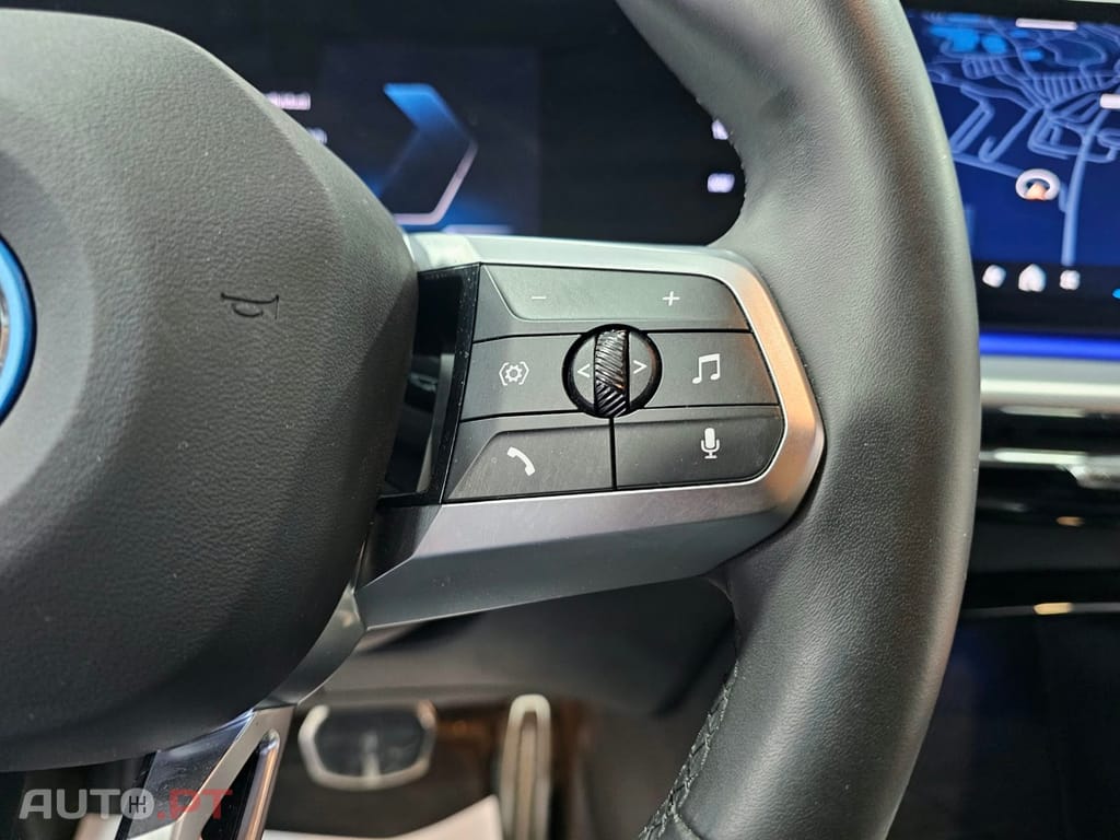 BMW iX1 eDrive20 Edição Desportiva M