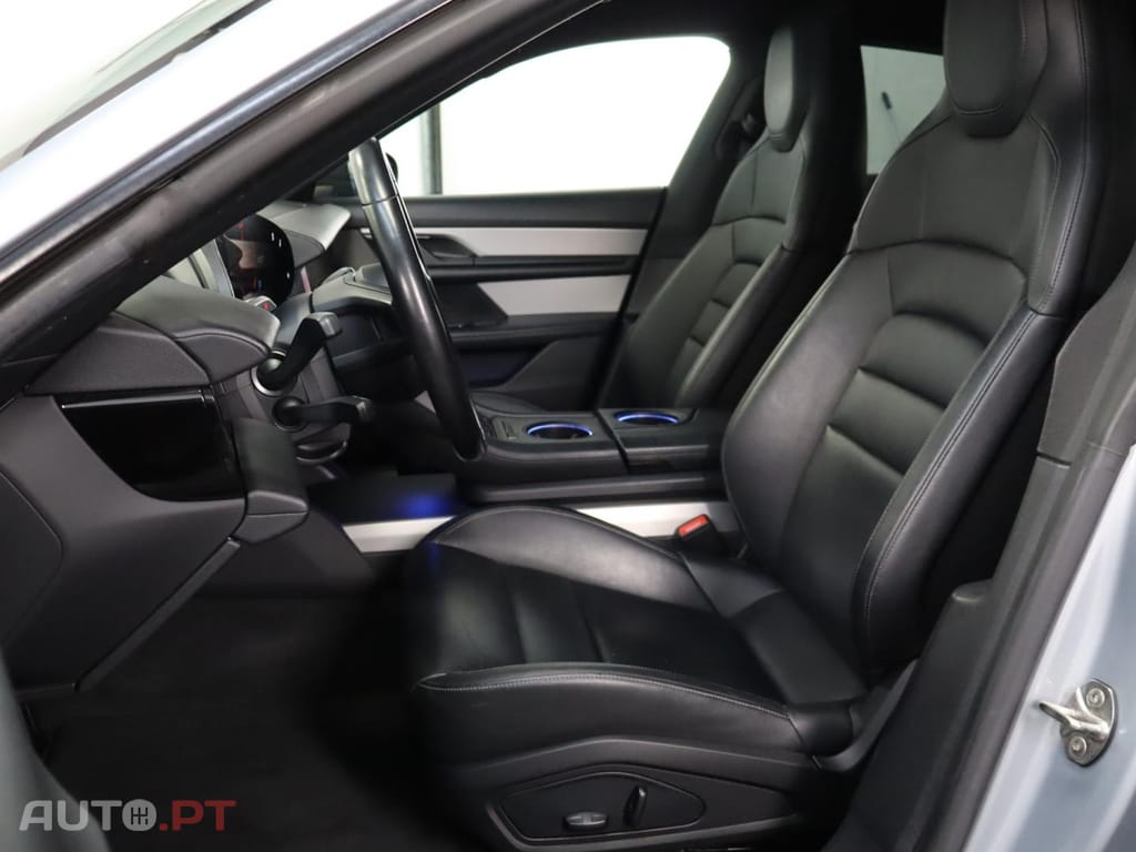 Porsche Taycan Standard