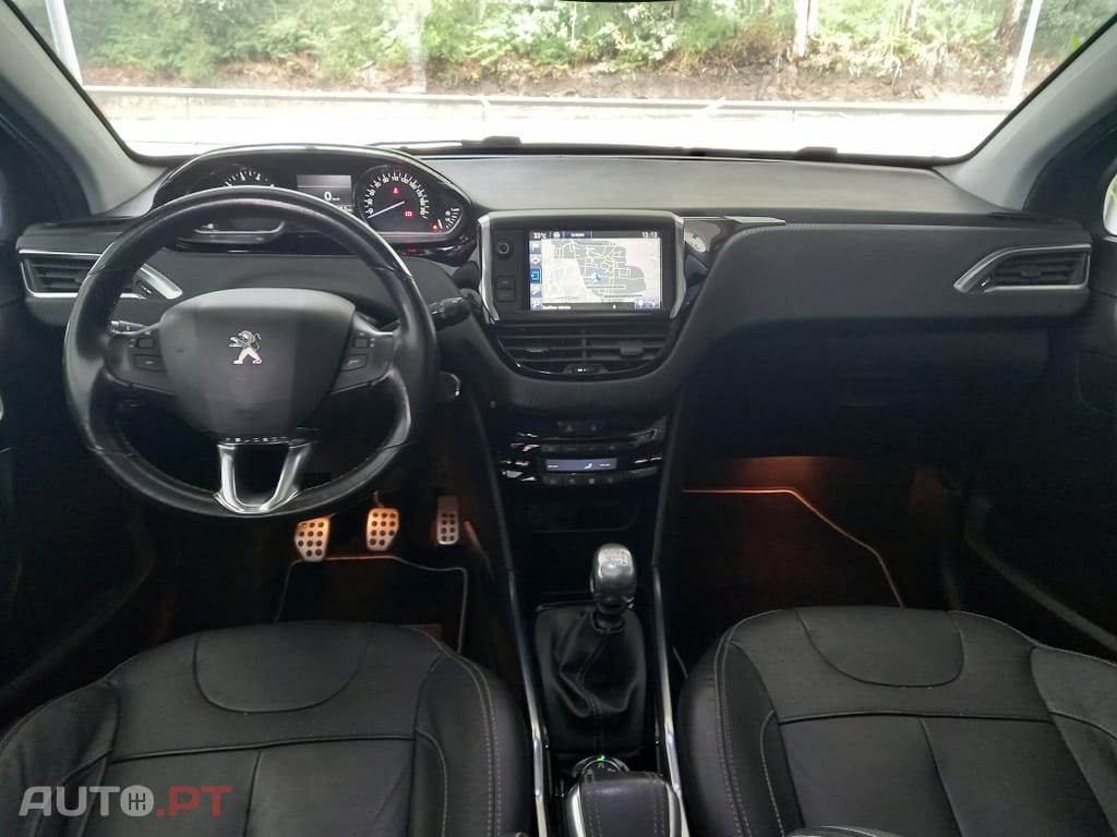 Peugeot 2008 1.2 PureTech Allure