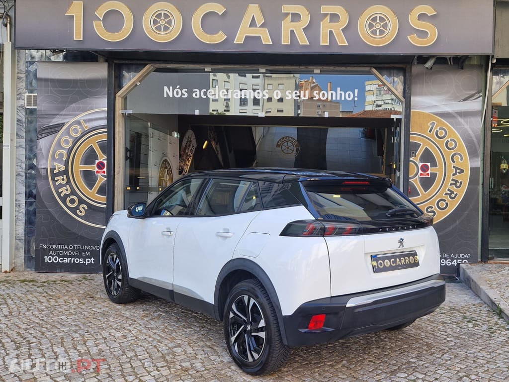 Peugeot E-2008 50 kWh Active Pack