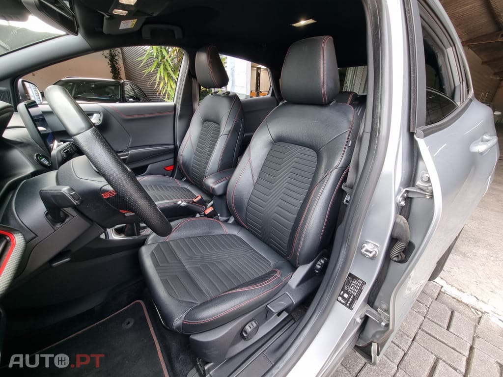 Ford Puma 1.0 EcoBoost MHEV ST-Line